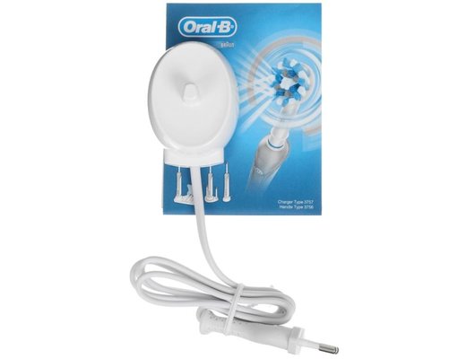 Зубная щетка электрическая Oral-B  PRO 750 White  + travel case