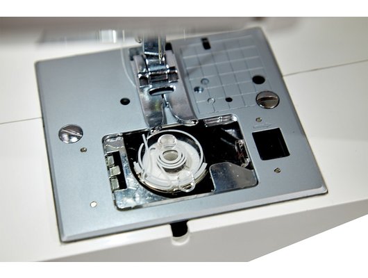 Швейная машина LEADER CALIPSO